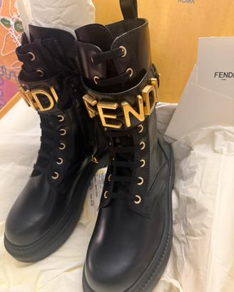 scarpe “anfibi” fendi