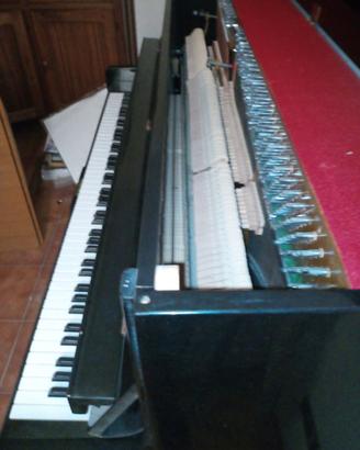 Pianoforte verticale in buono stato 300 euro esclu