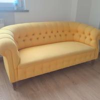 Divano giallo