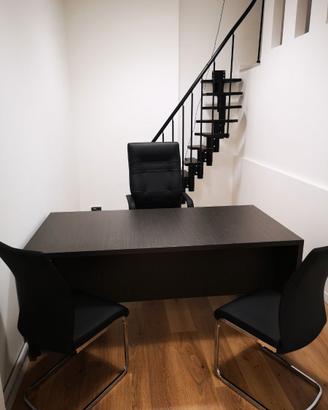 Scrivania direzionale in legno