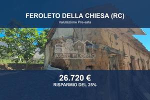 Immobile in asta di 420 m² con box auto a Feroleto