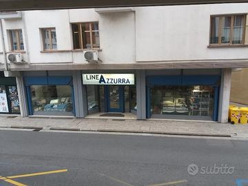 Negozio zona centro con magazzino