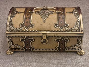 Bauletto in latta vintage Sperlari.