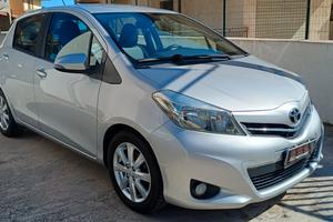 Toyota Yaris 1.4 D-4D 5 porte Lounge