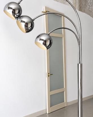 Lampada a tre bracci