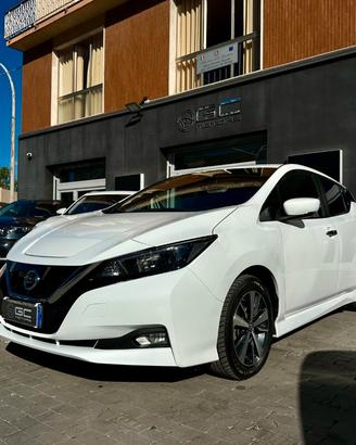 Nissan Leaf Acenta 40 kWh Autocarro 4 posti