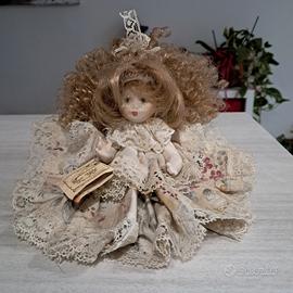 bambola in porcellana di Capodimonte