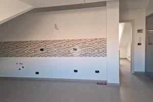 4 LOCALI A ACI SANT'ANTONIO