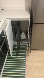 Carrello etraibile per mobile