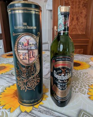 Bottiglia di scotch Scotch 