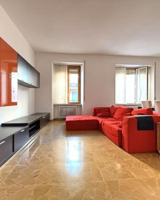 Appartamento ristrutturato con 5 camere e garage
