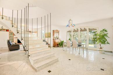 VILLA SINGOLA A MASSA