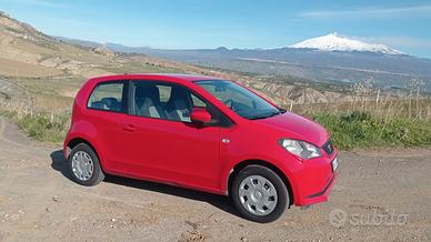 SEAT Mii 1.0 Ecofuel tenuta maniacalmente