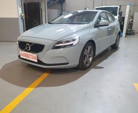 VOLVO V40 T3 R-design
