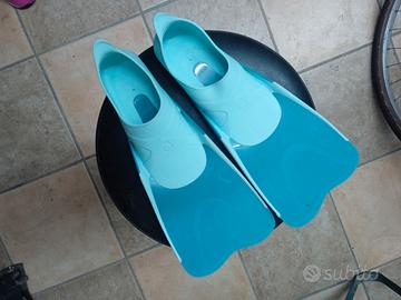 Pinne e scarpette da scoglio per bambino