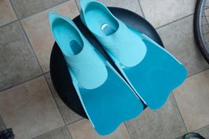 Pinne e scarpette da scoglio per bambino