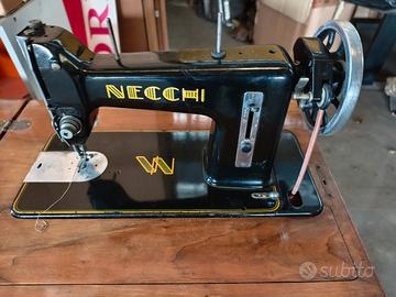 macchina da cucire Necchi  a pedale 
