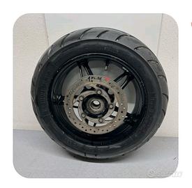 ruota posteriore moto Beverly 350 sport touring