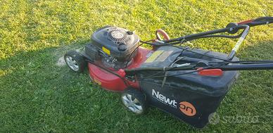 tagliaerba a benzina  con trazione posteriore 