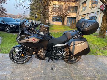 Honda NT 1100 DCT TRAVEL EDITION
