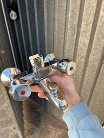 Miscelatore rubinetto per vasca o doccia