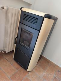 Stufa a pellet Nordica 11,4kW avorio +  tubi