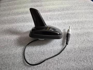 Antenna FM a pinna nero lucino con attacco din mas