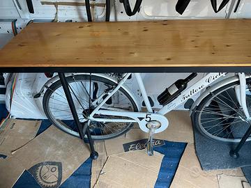 Tavolo scrivania su bicicletta 