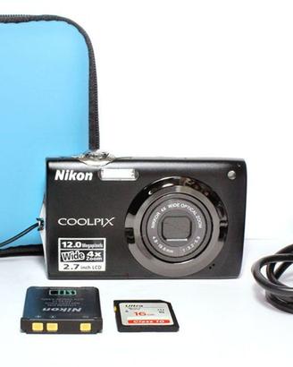 Nikon Coolpix S3000 fotocamera funzionane testata