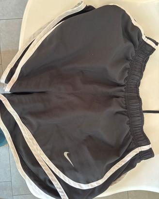 Calzoncini tennis donna Nike