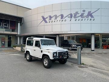 LAND ROVER Defender 90 2.2 TD4