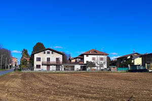 Villa unifamiliare libera su 4 lati giardino box