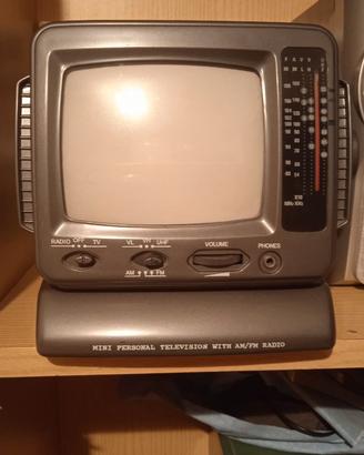 mini televisore con radio am/fm