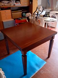 tavolo di legno noce massiccio 