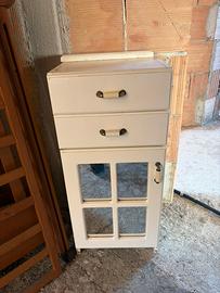 Mobiletto Vintage con Cassetti e Antina