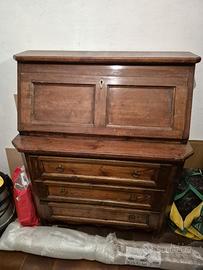 Scrittoio in arte povera