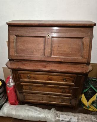 Scrittoio in arte povera