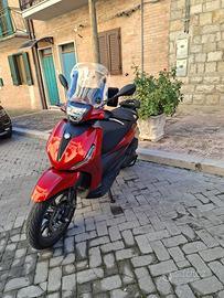 Beverly 400s 2023