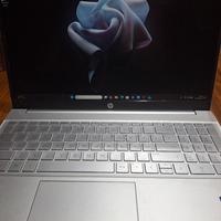 LAPTOP HP PAVILION
