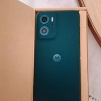 Smartphone Motorola 6,7 pollici . Mai usato .