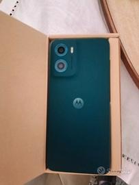 Smartphone Motorola 6,7 pollici . Mai usato .