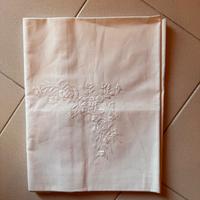 Tovaglia Bassetti ricamata a mano