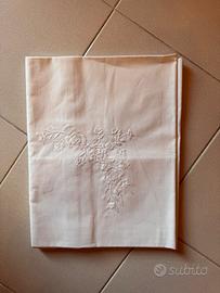 Tovaglia Bassetti ricamata a mano