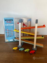 Pista con rampe in legno Wood’n Play +4 macchinine