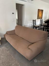 2 DIVANI – RITIRO A CARICO ACQUIRENTE