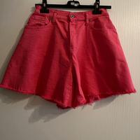 Pantaloncini corti ampi