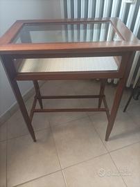 tavolino vetrato in arte povera