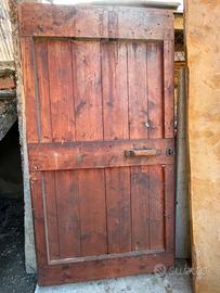 Porta in legno di larice per cantina