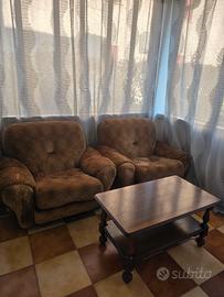 DIVANI E MOBILI