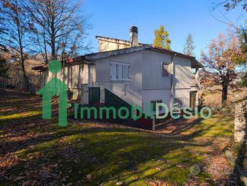 Villa di 260 m² con più di 5 locali a Pignola